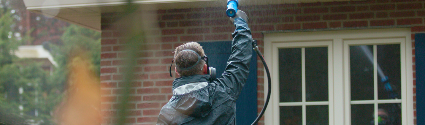 Gevelreiniging bij een woning in Eerbeek